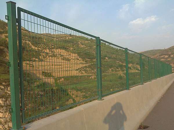 橋梁（liáng）防落網防眩網